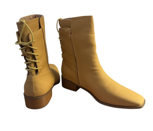 Journee Collection Vannder Cognac Women's Tan Ankle Boots