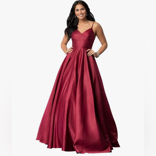 Blondie nights Elegant Burgundy Evening Gown
