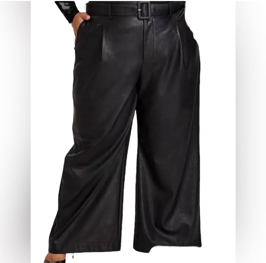 Nina Parker woman’s belted White leg side pockets black Pants