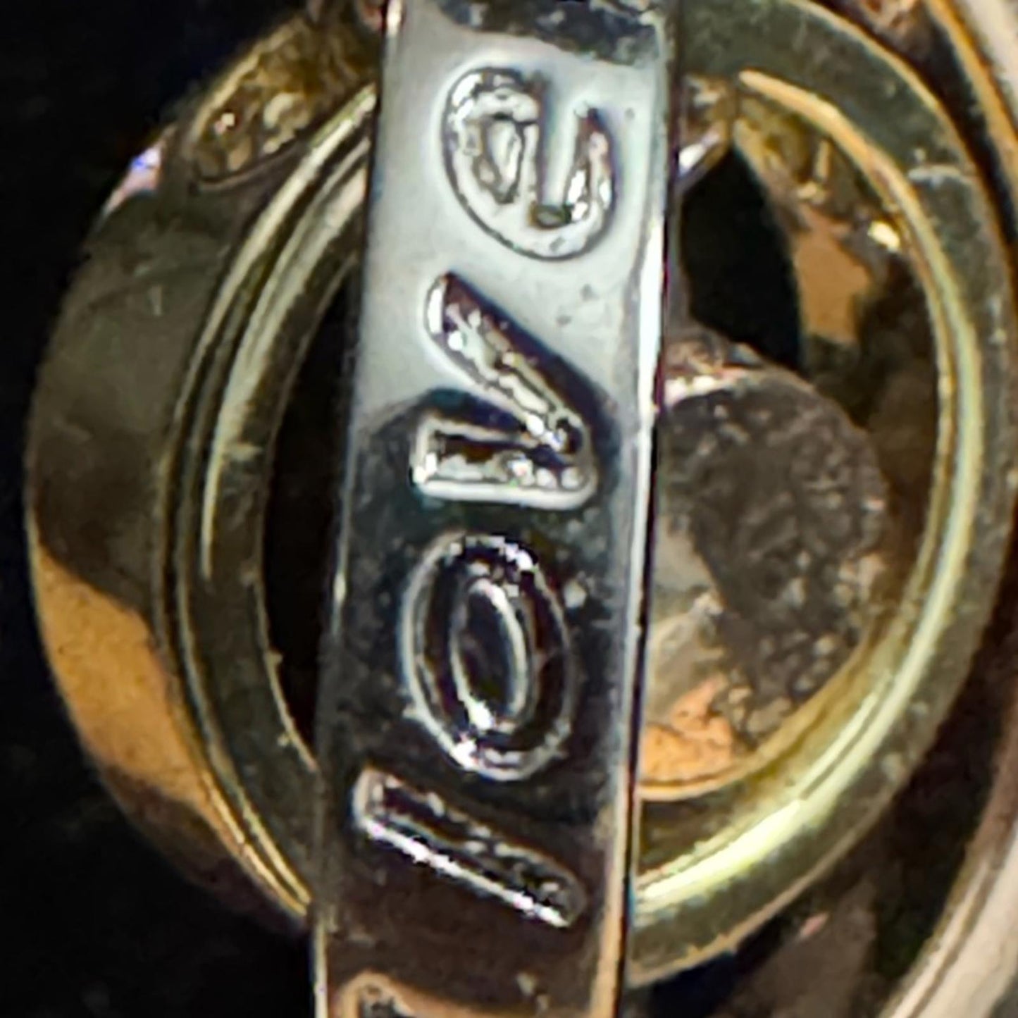 Elegant Silver, Rose Gold and Gold Pendant Rings “Love Mom” Necklace