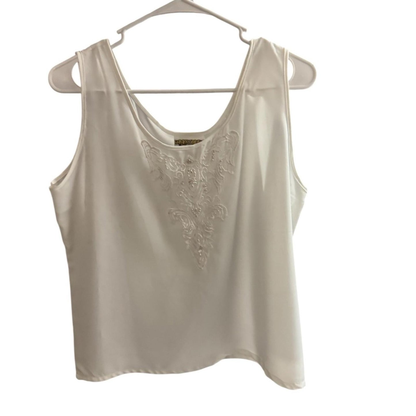 Pre-Love Chic White Embroidered Chemise