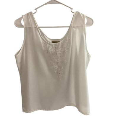 Pre-Love Chic White Embroidered Chemise