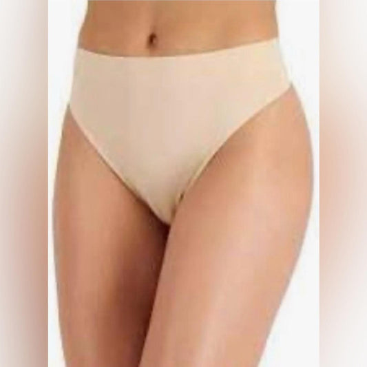 Jenni Seamless Ribbed Hi-Cut Thong