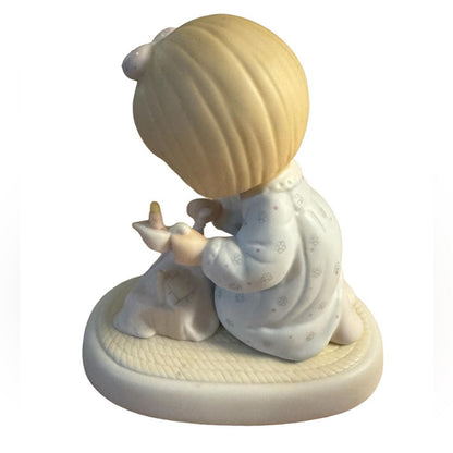 “Dawns Early Light“ 
 Figurine precious moments