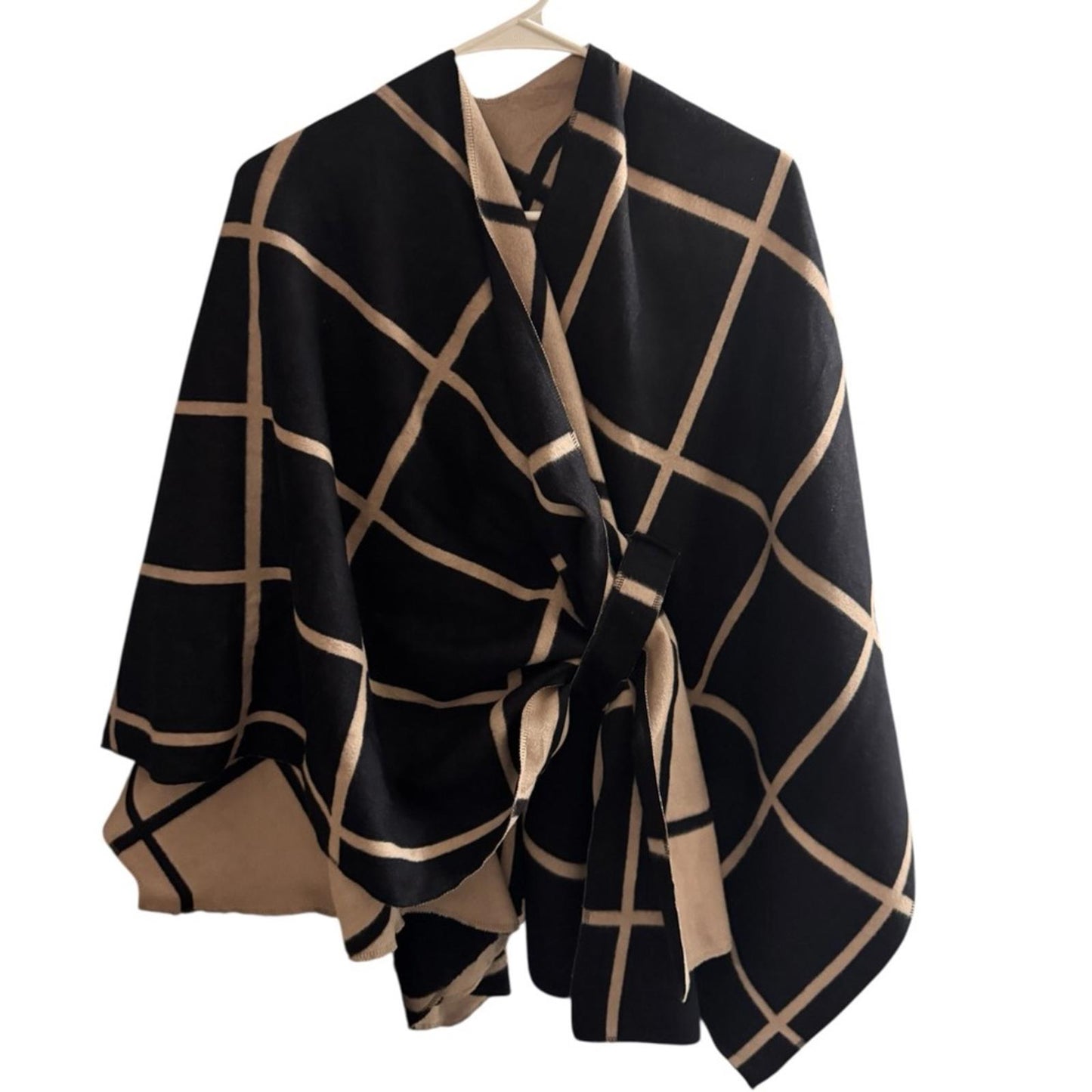 Pre-Love Women's Black and Tan reversible poncho