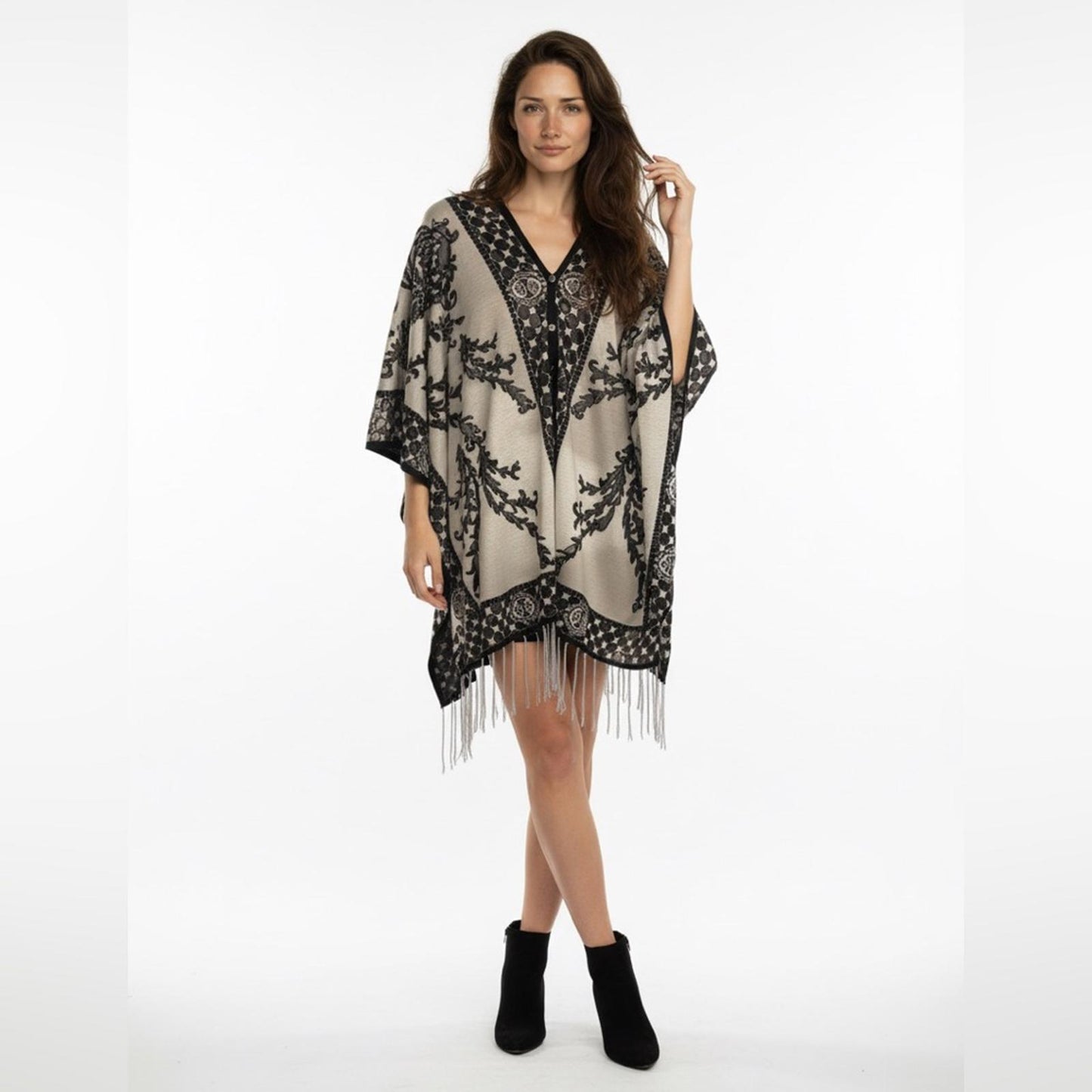 Pre-Love Elegant Black and Cream Patterned Poncho