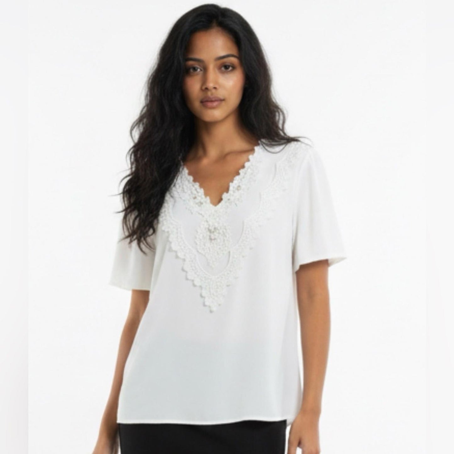 Pre-Love Chic White V-Neck Women's Blouse