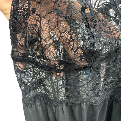 Flora Elegant Black intimate Lace Chemise