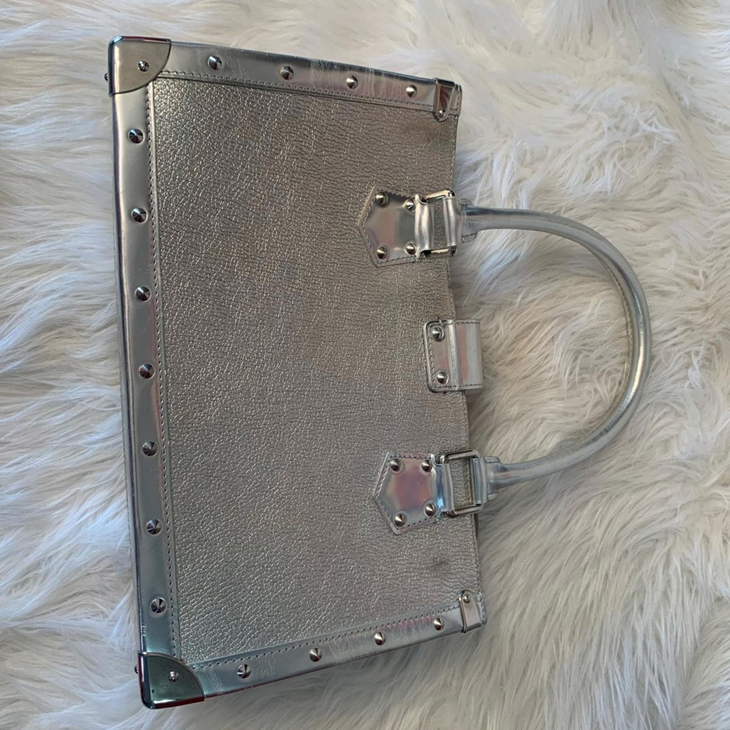 Authentic Louis Vuitton  EUC Hand Bag