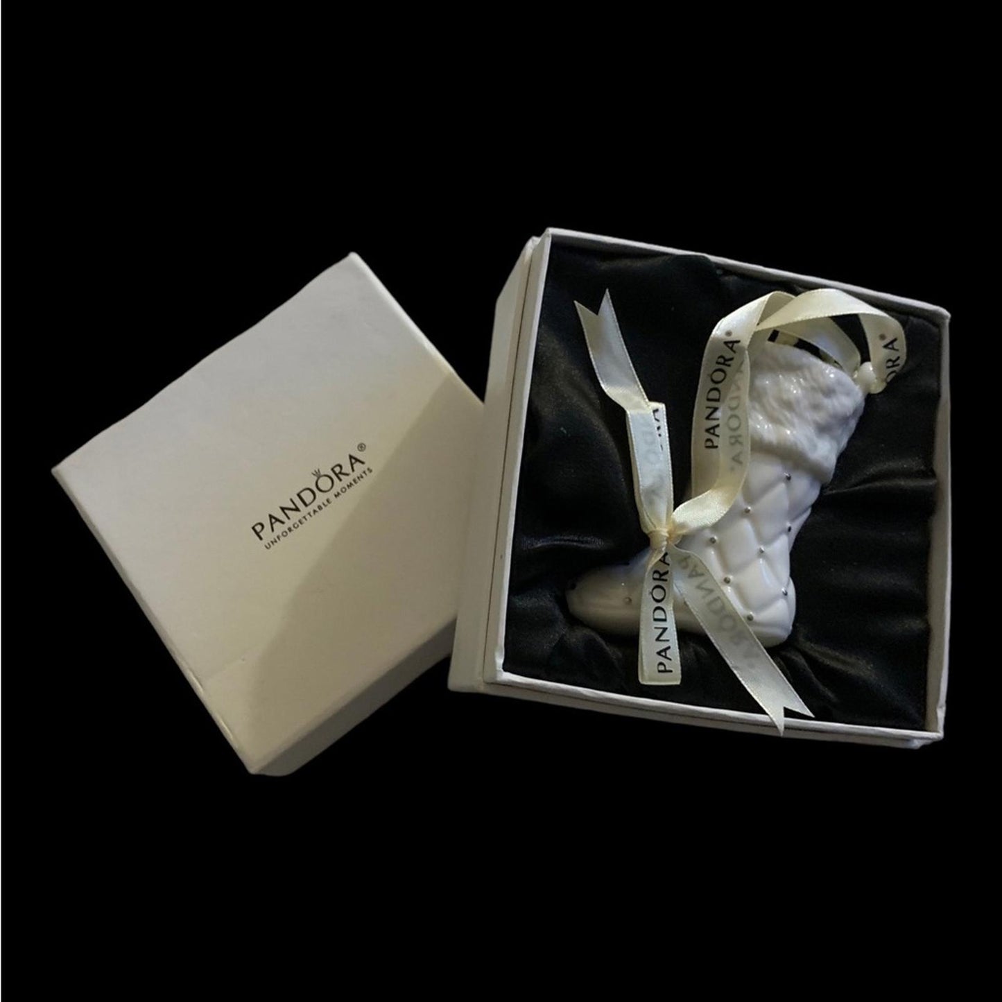 NWOT 2012 Pandora Christmas boot ornament