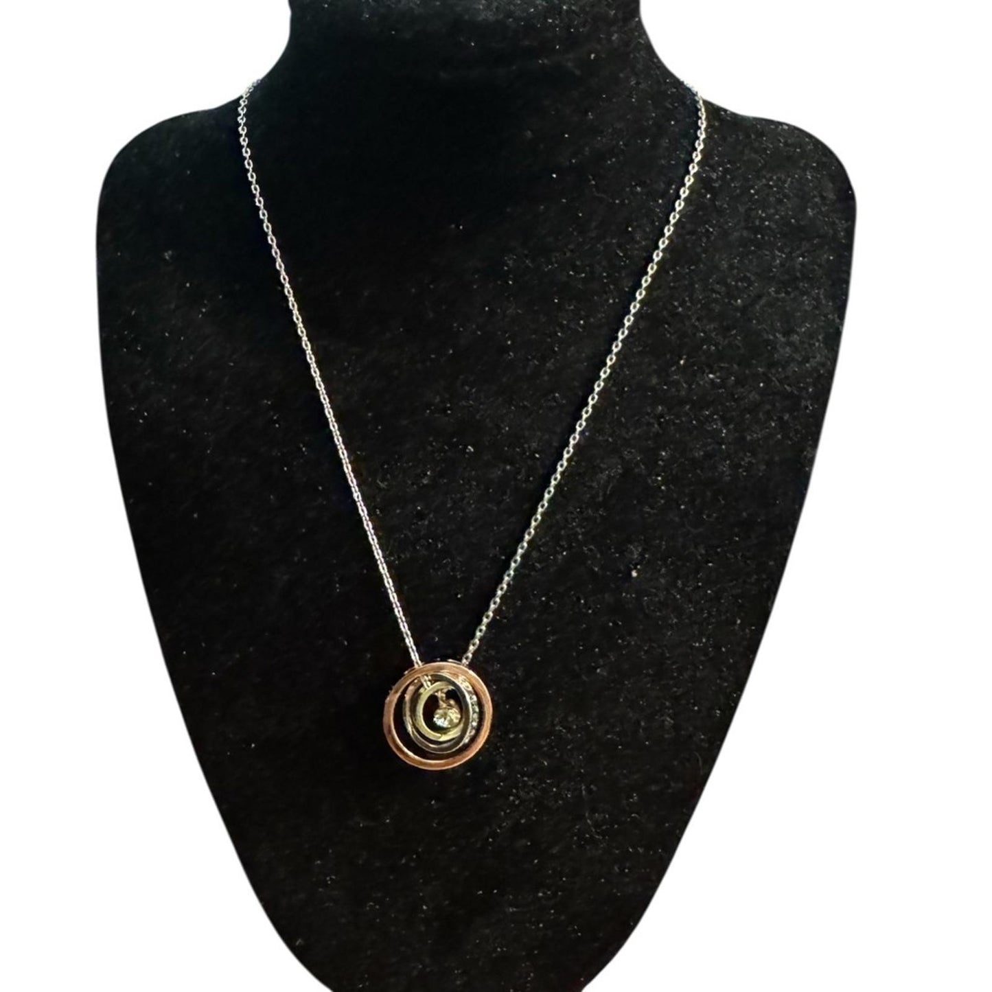 Elegant Silver, Rose Gold and Gold Pendant Rings “Love Mom” Necklace