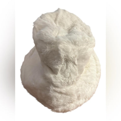 Elegant White Faux Fur Bucket Hat