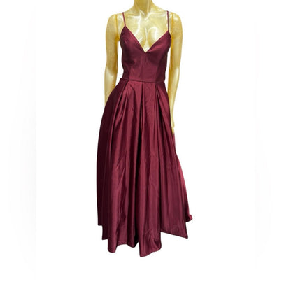 Blondie nights Elegant Burgundy Evening Gown