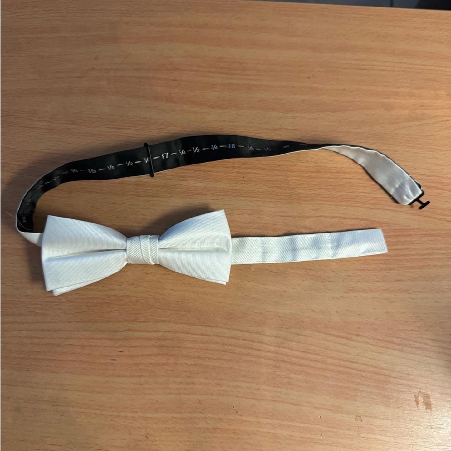 Calvin Klein Men's Unison Solid Pre-Tied Elegant White Bow Tie
