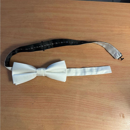 Calvin Klein Men's Unison Solid Pre-Tied Elegant White Bow Tie