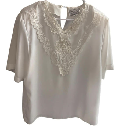 Pre-Love Chic White V-Neck Women's Blouse