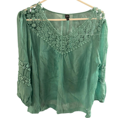 Pre-Love Grand & Greene Teal Blouse with Lace Details