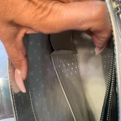 Authentic Louis Vuitton  EUC Hand Bag