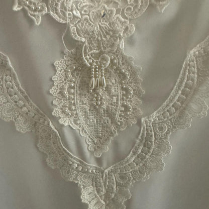 Pre-Love Chic White V-Neck Women's Blouse