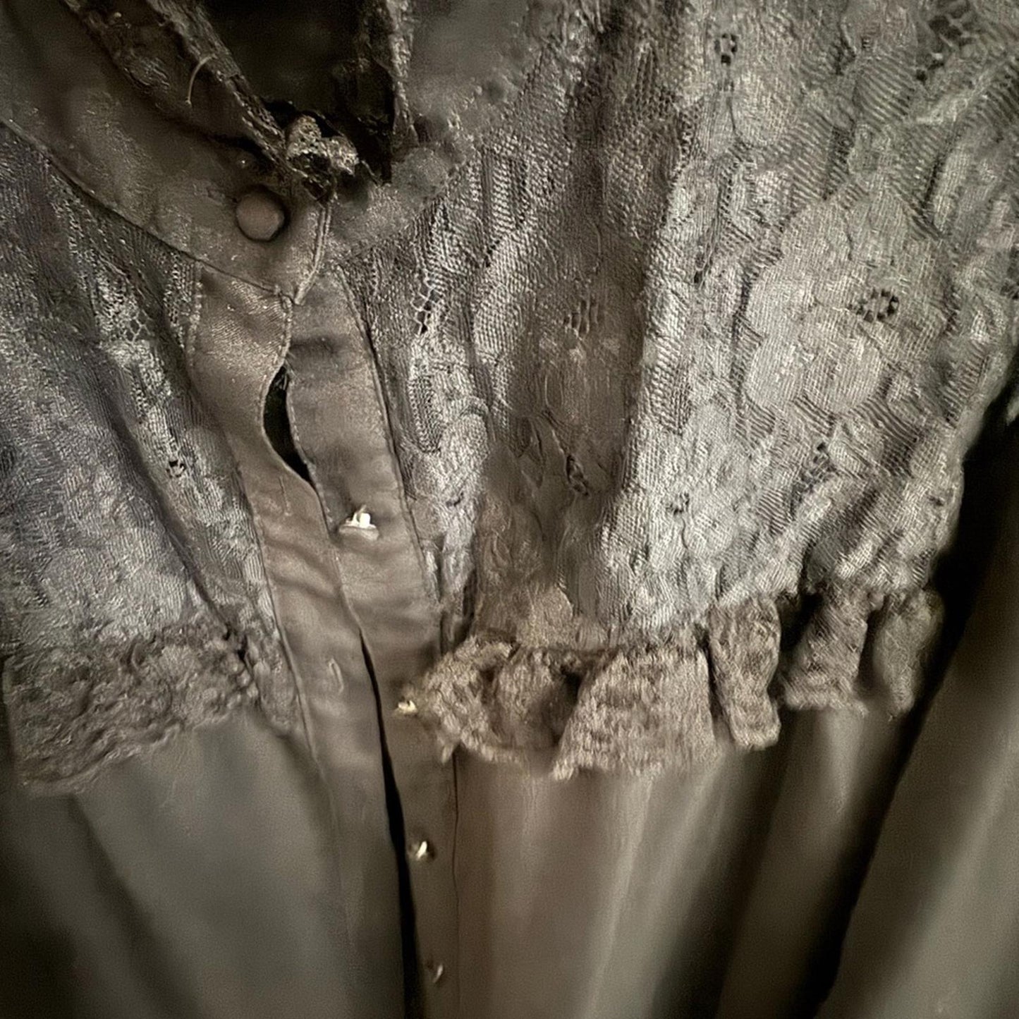 Pre-Love Chic Black Lace Women's Blouse