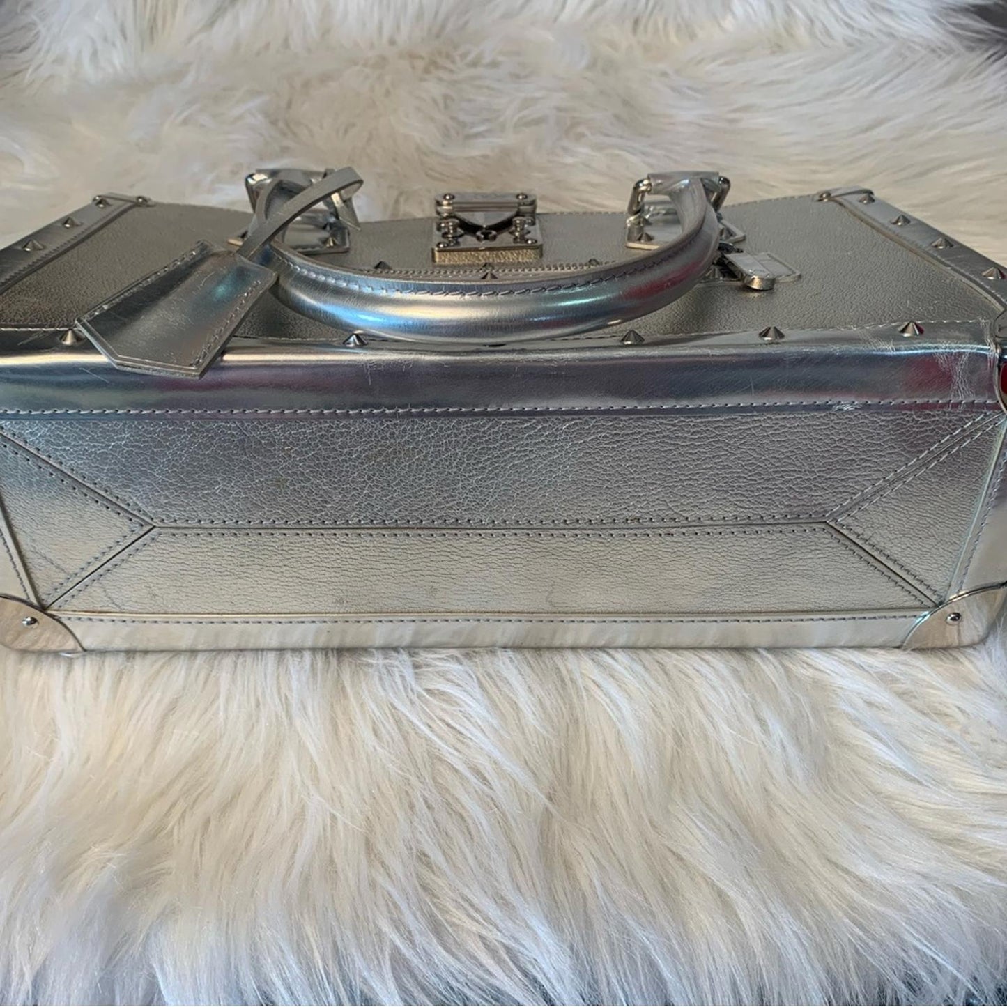 Authentic Louis Vuitton  EUC Hand Bag